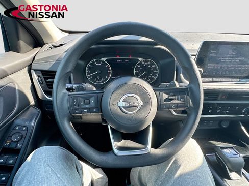 Used 2024 Nissan Rogue S AWD/4WD image 14