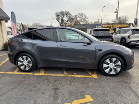 Used 2020 Tesla Model Y Long Range image 12