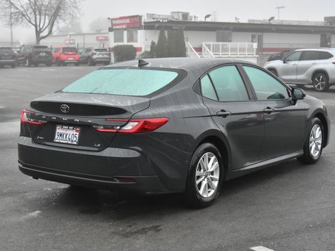 Used 2025 Toyota Camry LE image 8