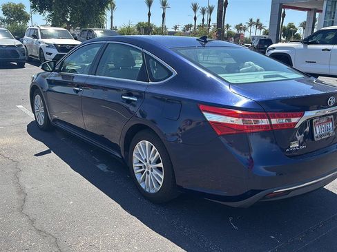 Used 2013 Toyota Avalon Limited w/ Technology Pkg FWD image 12