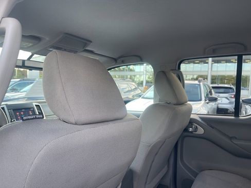 Used 2019 Nissan Frontier SV image 23