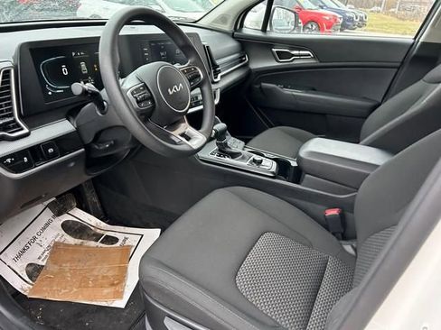 Used 2024 Kia Sportage LX image 11