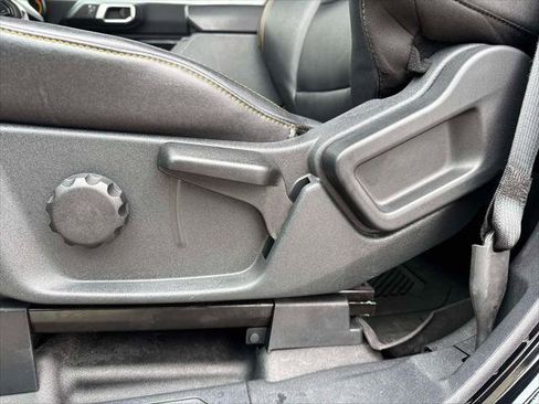 Used 2024 Ford Bronco Badlands image 13