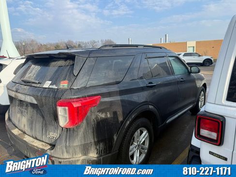 Used 2021 Ford Explorer XLT w/ Equipment Group 202A image 7