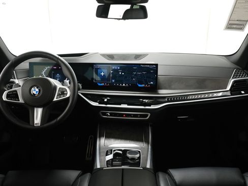 Used 2026 BMW X5 xDrive40i w/ M Sport Package AWD/4WD image 9