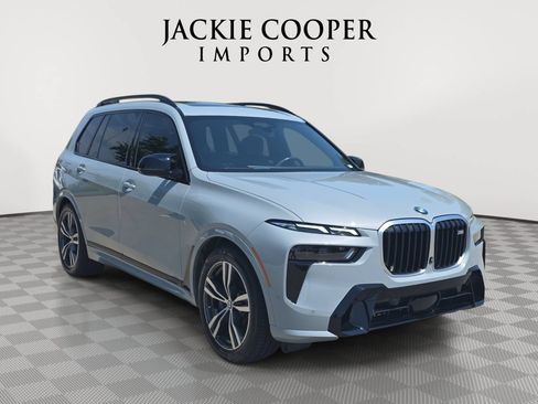 Used 2024 BMW X7 M60i AWD/4WD image 3