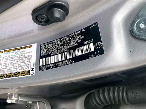 Used 2020 Toyota C-HR XLE image 33