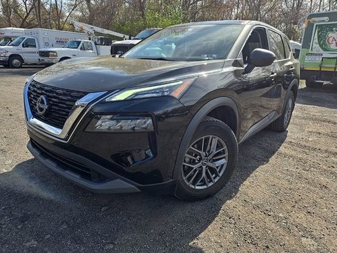 Used 2023 Nissan Rogue S image 3