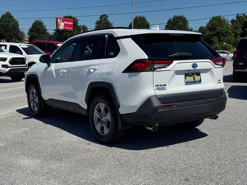Used 2023 Toyota RAV4 XLE AWD/4WD image 5