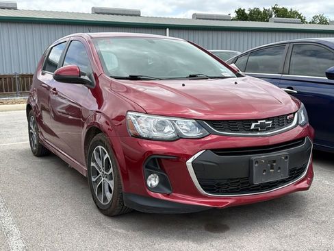 Used 2020 Chevrolet Sonic LT w/ Convenience Package FWD image 3