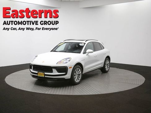 Used 2023 Porsche Macan T w/ Premium Package Plus image 57