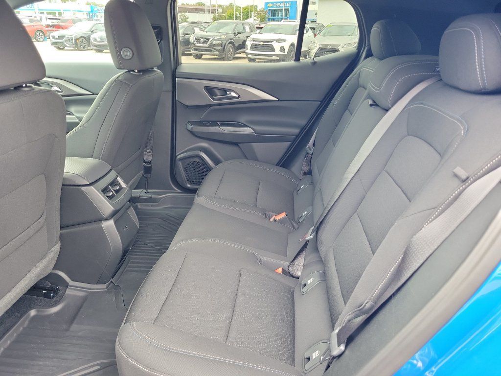 Used 2025 Chevrolet Equinox EV LT w/ Comfort Package FWD image 27