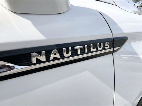 Used 2022 Lincoln Nautilus Reserve w/ Luxury Package FWD image 21
