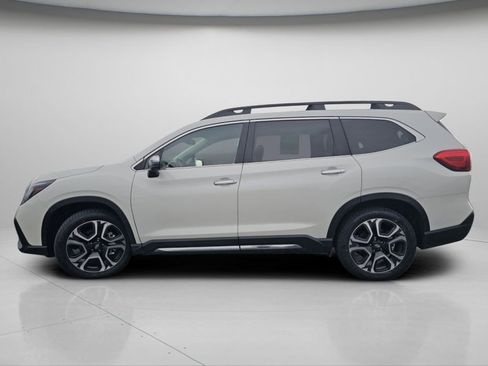 Used 2023 Subaru Ascent Touring image 5