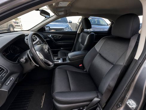 Used 2017 Nissan Altima 2.5 SR w/ Midnight Edition Package FWD image 14