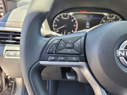 Used 2025 Nissan Altima 2.5 SV FWD image 22