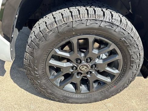 Used 2026 Toyota Sequoia Platinum AWD/4WD image 12