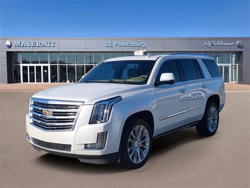 Used 2020 Cadillac Escalade Platinum image 2