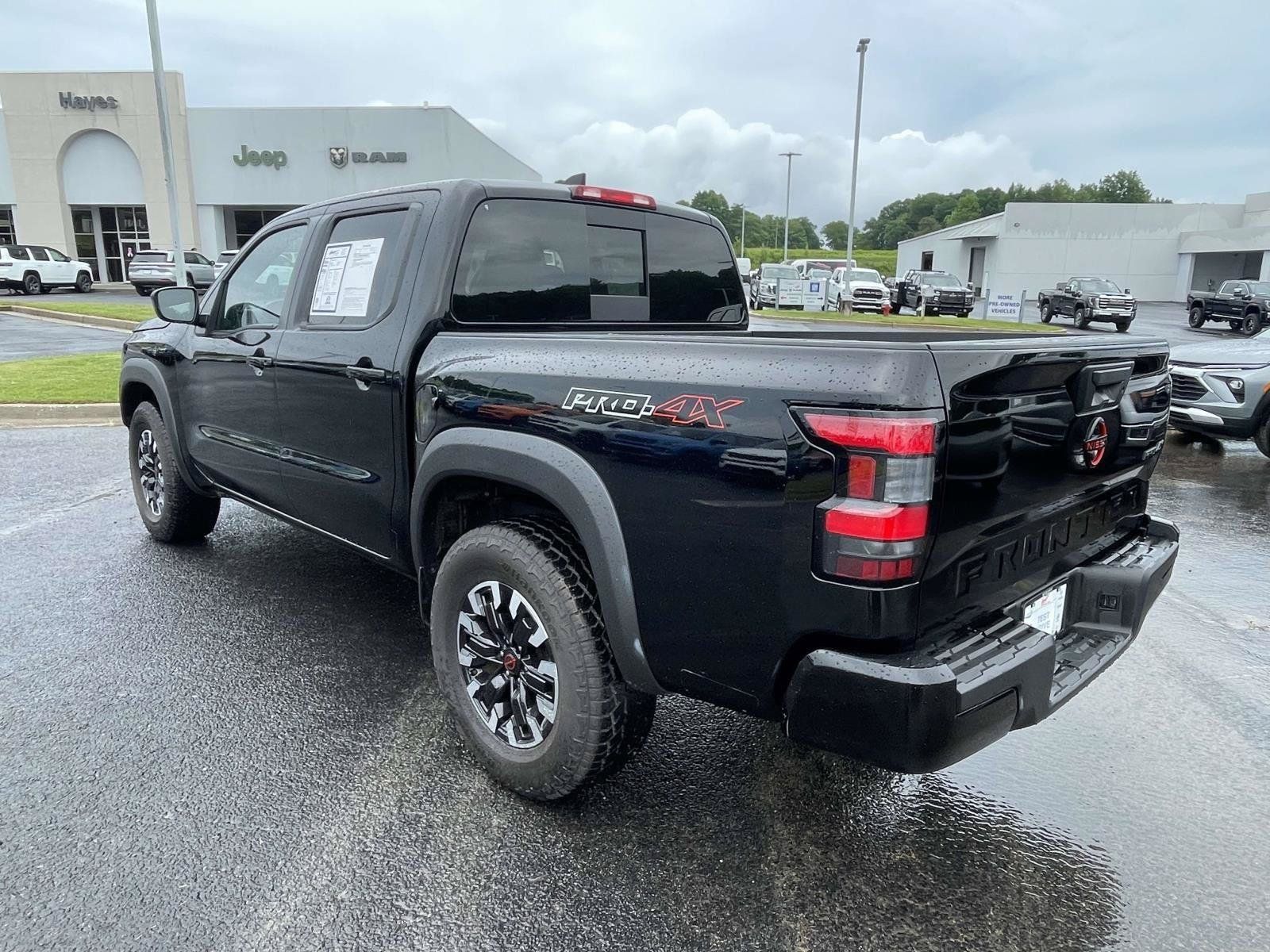 Used 2024 Nissan Frontier PRO-4X AWD/4WD image 18