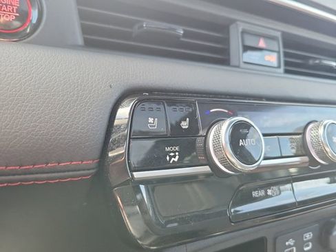 Certified 2025 Honda Pilot Black Edition image 27