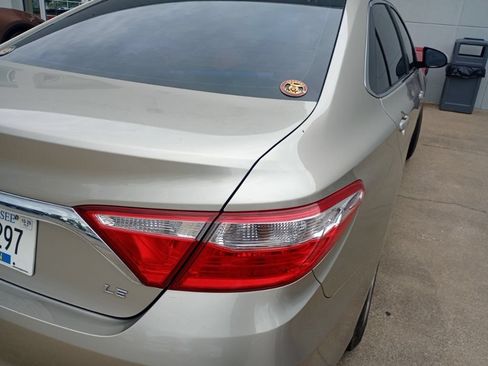 Used 2016 Toyota Camry LE FWD image 5