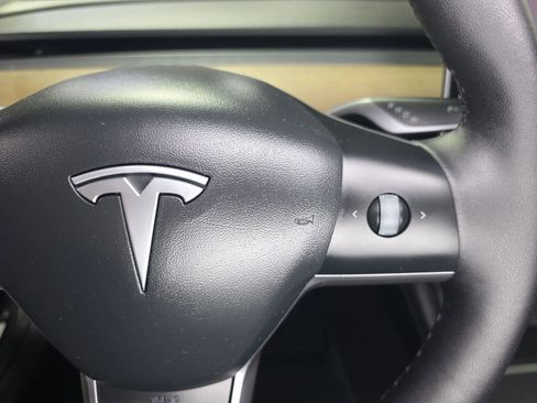 Used 2022 Tesla Model 3 Long Range AWD/4WD image 32