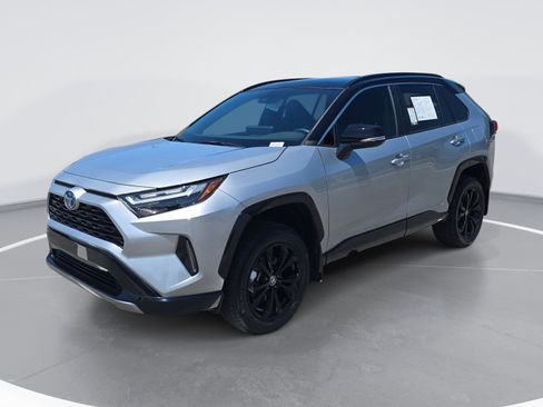 Used 2024 Toyota RAV4 XSE AWD/4WD image 7