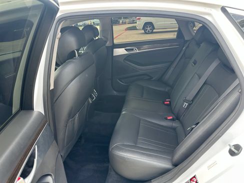Used 2015 Hyundai Genesis 3.8 RWD image 12