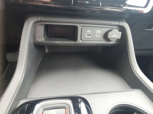 Used 2025 Honda Pilot Sport image 33