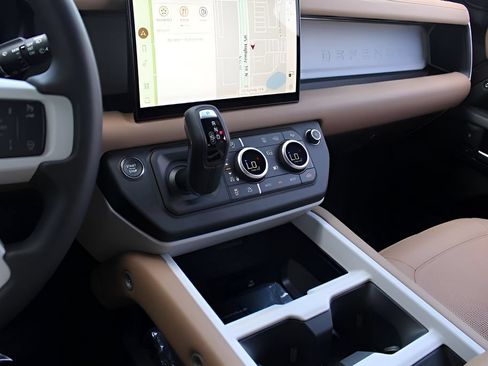 New 2025 Land Rover Defender 110 S AWD/4WD image 26