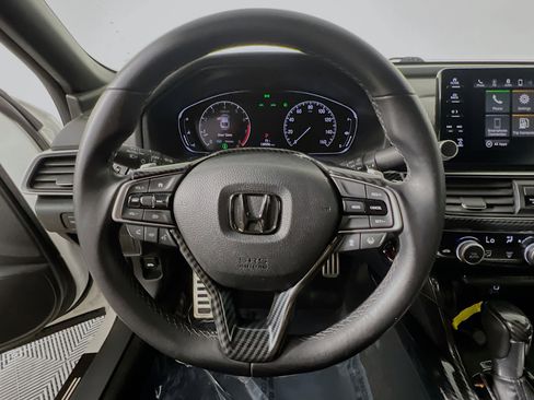 Used 2018 Honda Accord Sport image 18