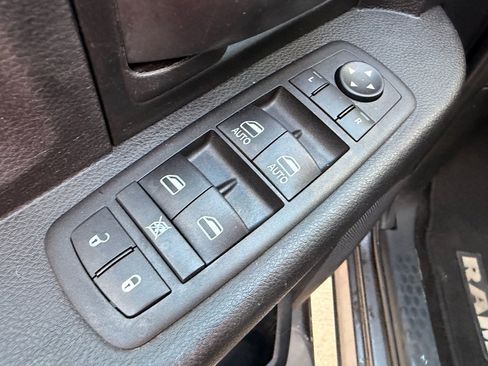 Used 2016 RAM 1500 Express image 12