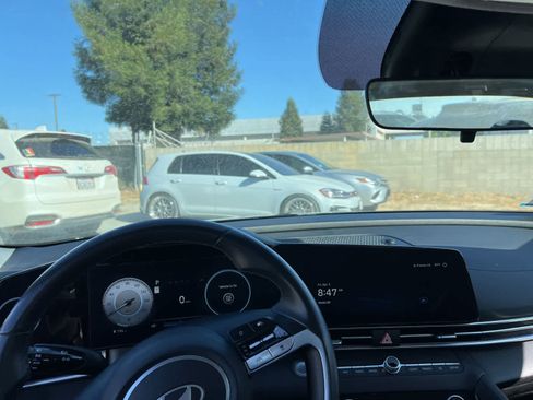 Used 2024 Hyundai Elantra SEL w/ Convenience Package image 18