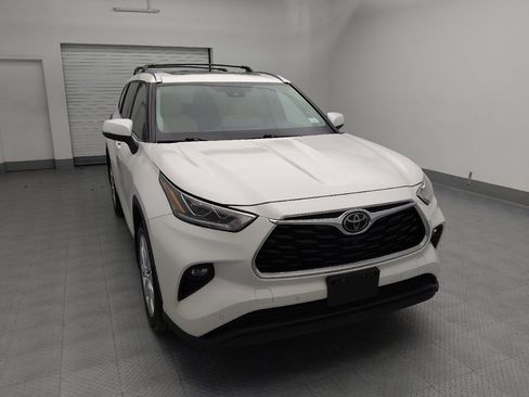 Used 2020 Toyota Highlander Limited image 14
