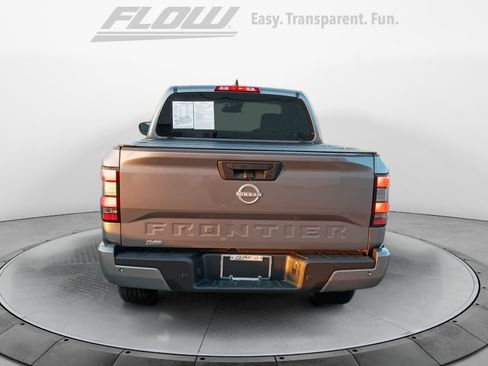 Used 2025 Nissan Frontier SV RWD image 6