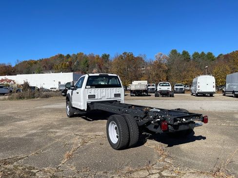 New 2024 Ford F550 4x4 Regular Cab Super Duty image 3