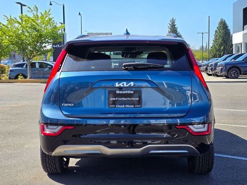 Certified 2023 Kia Niro Wave w/ Wave Preserve Package FWD image 4
