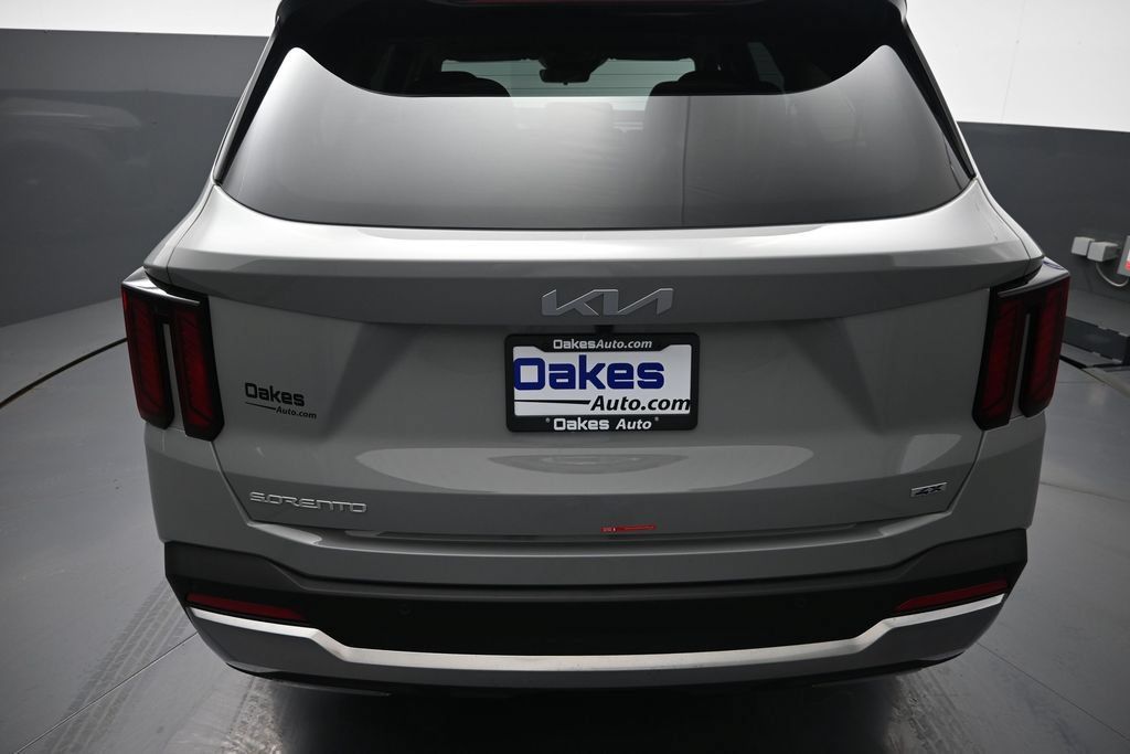 Certified 2026 Kia Sorento S AWD/4WD image 33