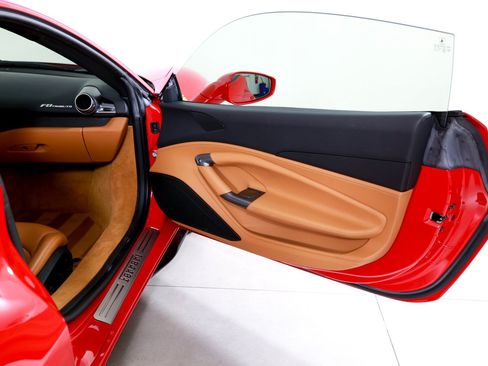 Used 2020 Ferrari F8 Tributo RWD image 17