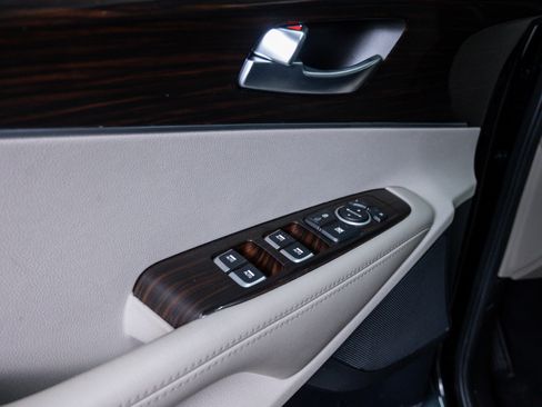 Used 2020 Kia Sorento EX image 19