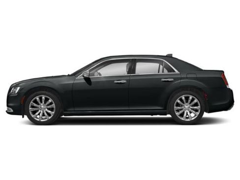 Used 2018 Chrysler 300 Limited image 3