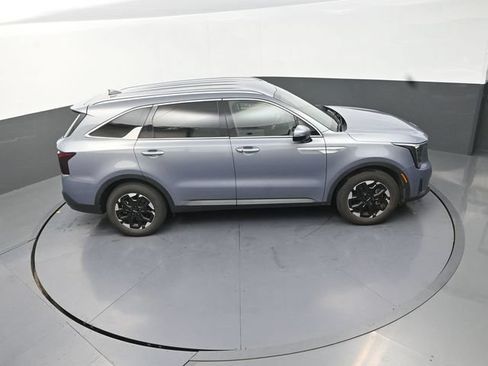 Used 2024 Kia Sorento S FWD image 29