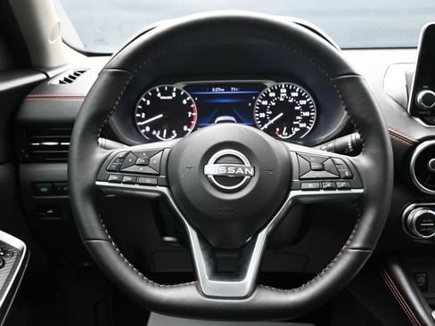 Used 2025 Nissan Sentra SR w/ SR Premium Package FWD image 16