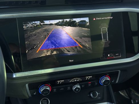 Used 2024 Audi Q3 2.0T Premium w/ Convenience Package image 21