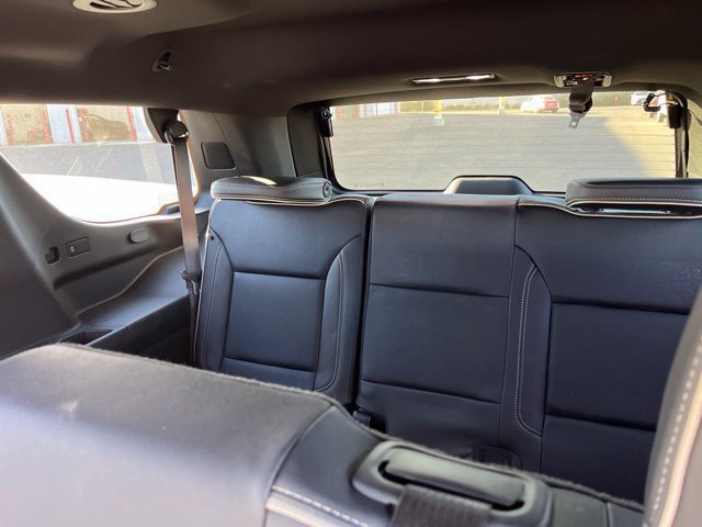 Used 2024 GMC Yukon SLT w/ SLT Luxury Package AWD/4WD image 15