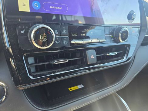 Used 2023 Toyota Highlander XSE FWD image 31