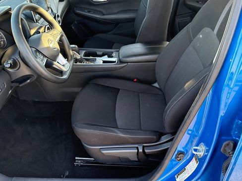 Certified 2025 Nissan Sentra SV image 27