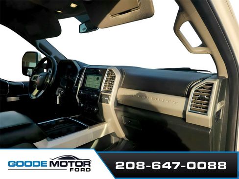 Used 2017 Ford F250 Lariat w/ Chrome Package image 23
