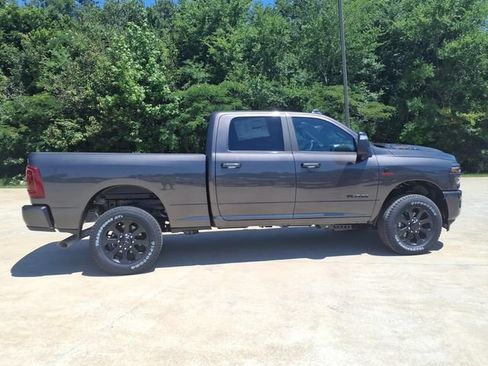 New 2026 RAM 2500 Laramie AWD/4WD image 2