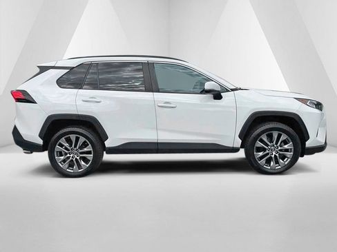 Used 2020 Toyota RAV4 XLE Premium AWD/4WD image 10